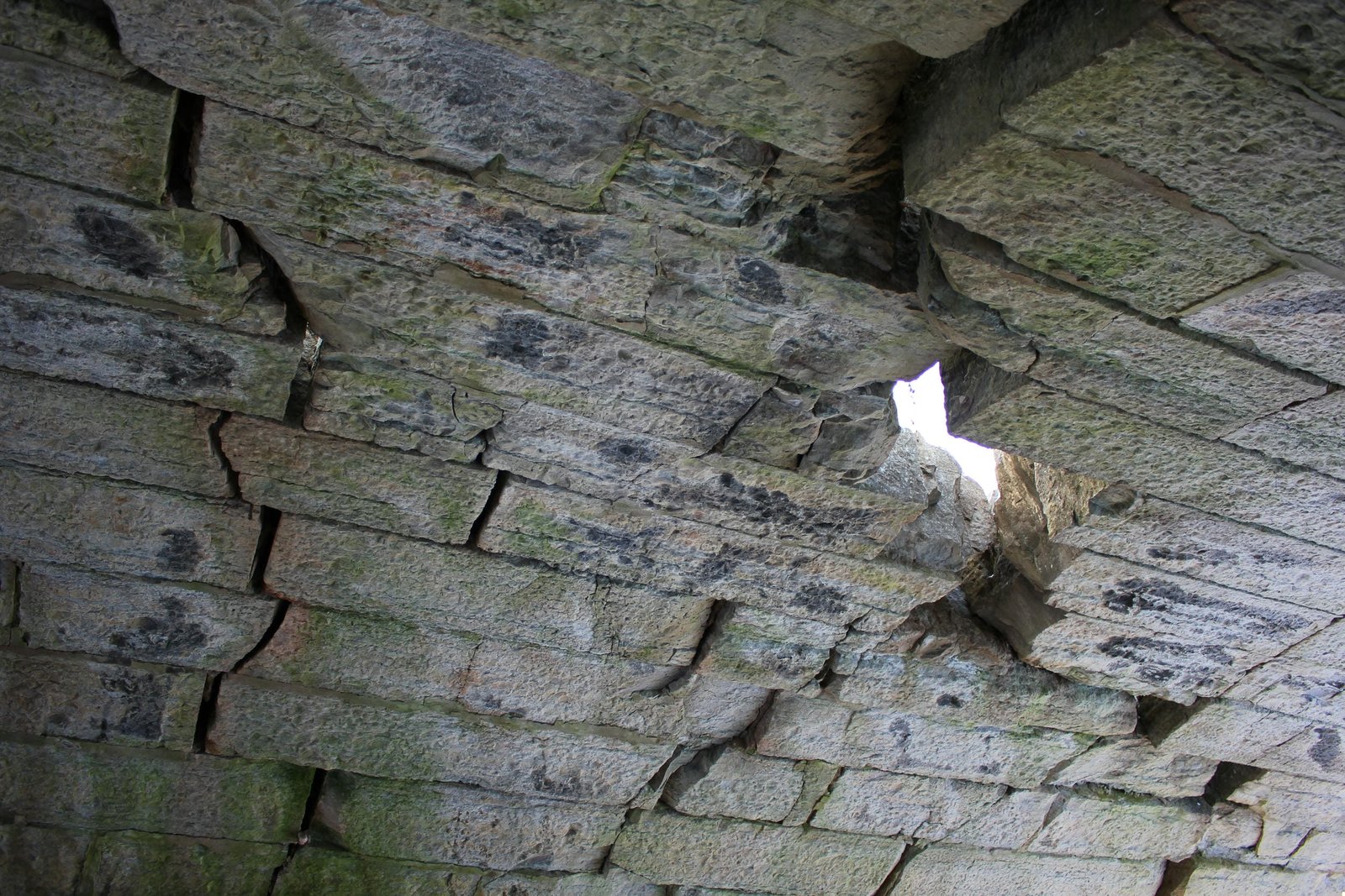 Arch faliure of remaining north section